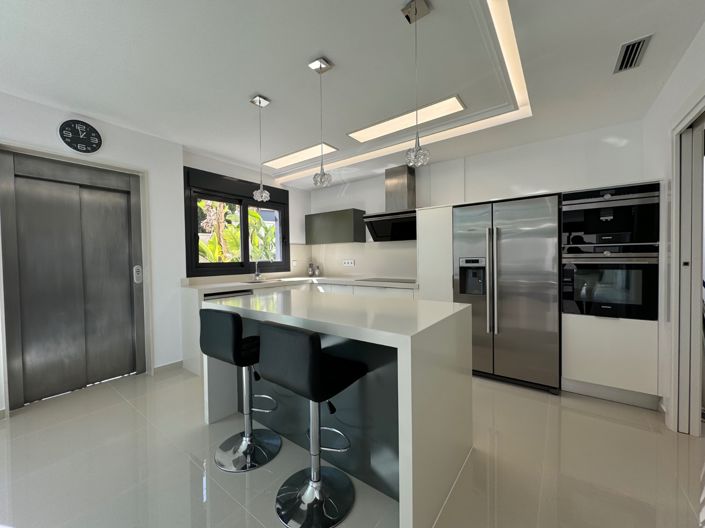 Image No.5-5 Bed Villa for sale