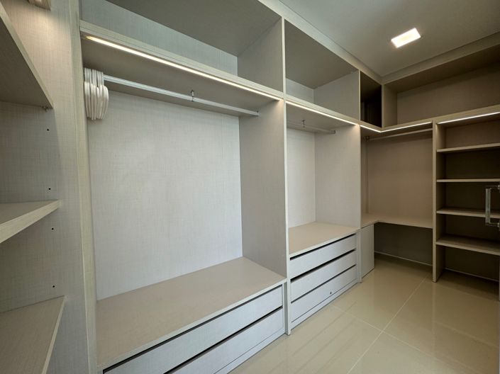 Image No.8-5 Bed Villa for sale