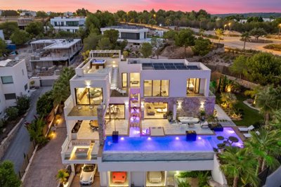 4 Bed Villa for sale