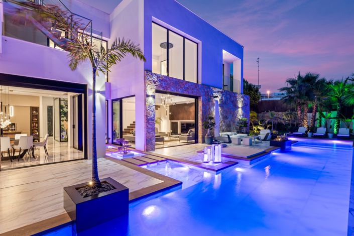 Image No.2-4 Bed Villa for sale