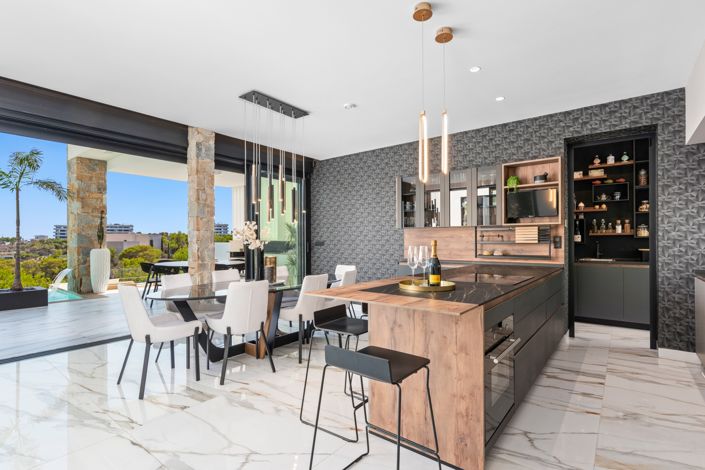 Image No.24-4 Bed Villa for sale