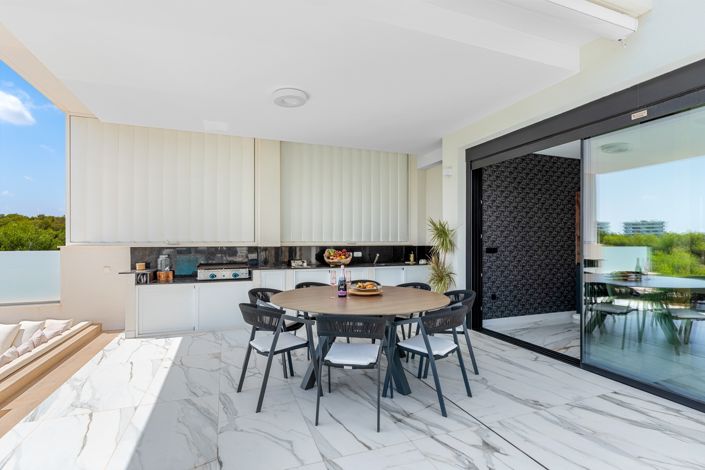 Image No.25-4 Bed Villa for sale