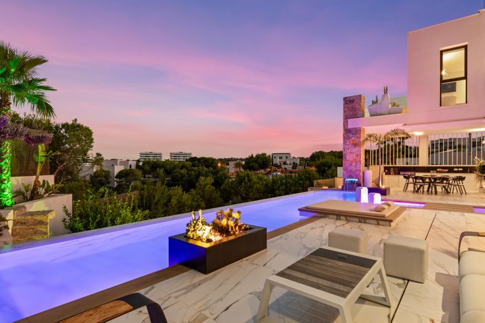 Image No.4-4 Bed Villa for sale