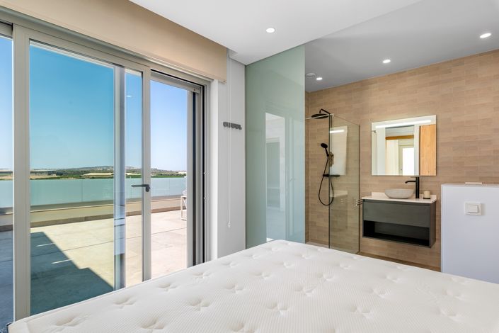 Image No.41-4 Bed Villa for sale