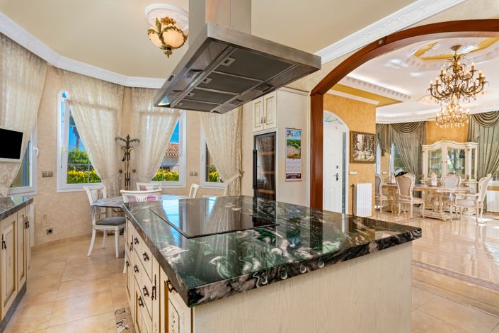 Image No.24-6 Bed Villa for sale