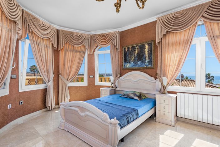 Image No.34-6 Bed Villa for sale