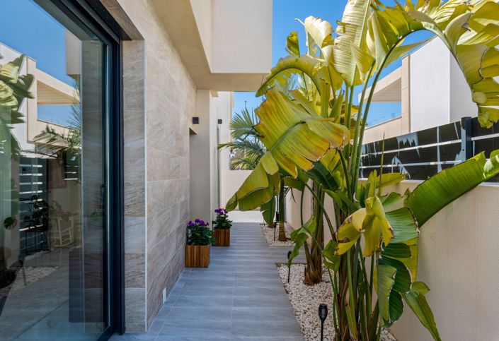 Image No.37-3 Bed Villa for sale