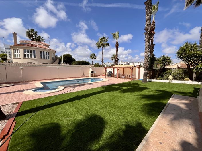 Image No.28-5 Bed Villa for sale