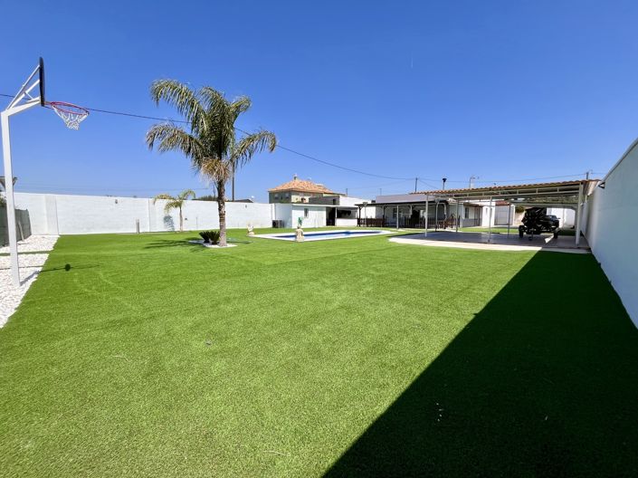 Image No.3-3 Bed Country Property for sale