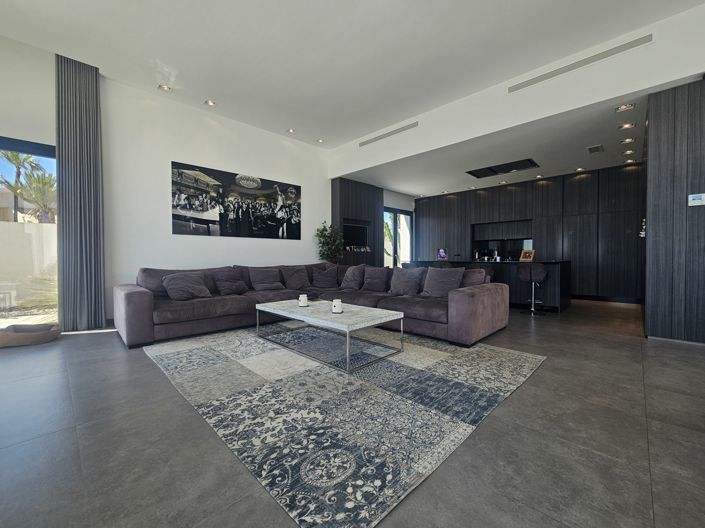 Image No.11-4 Bed Villa for sale