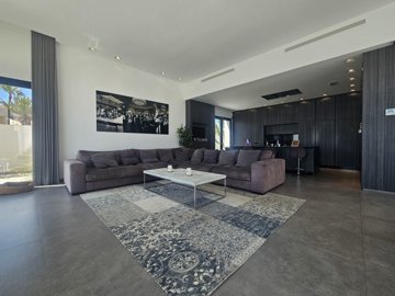 20250416160256xlarge