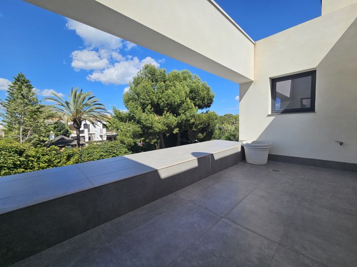 Image No.42-4 Bed Villa for sale