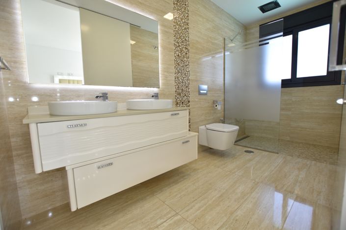 Image No.34-5 Bed Villa for sale