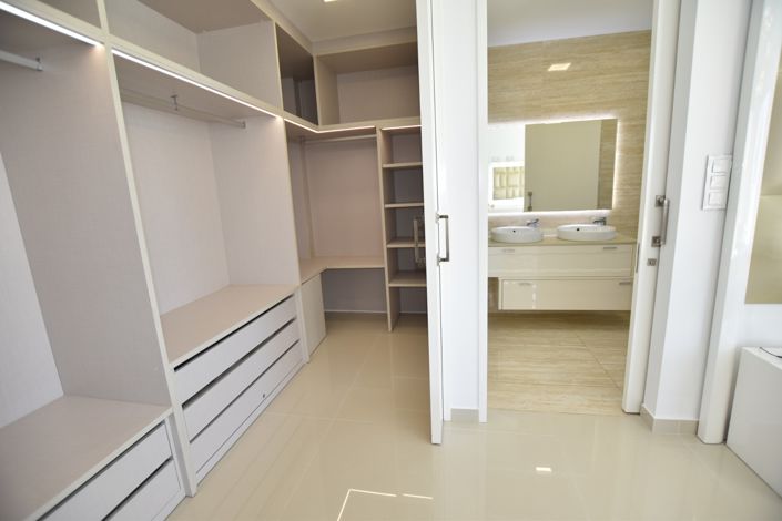 Image No.36-5 Bed Villa for sale