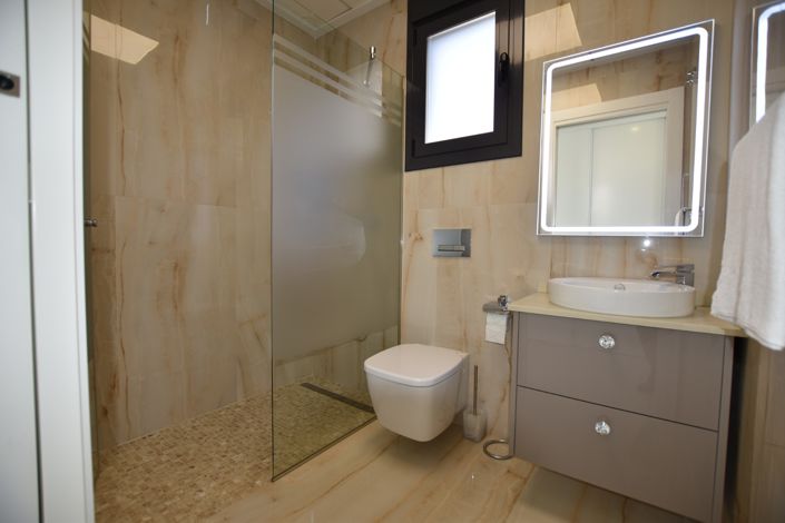 Image No.40-5 Bed Villa for sale