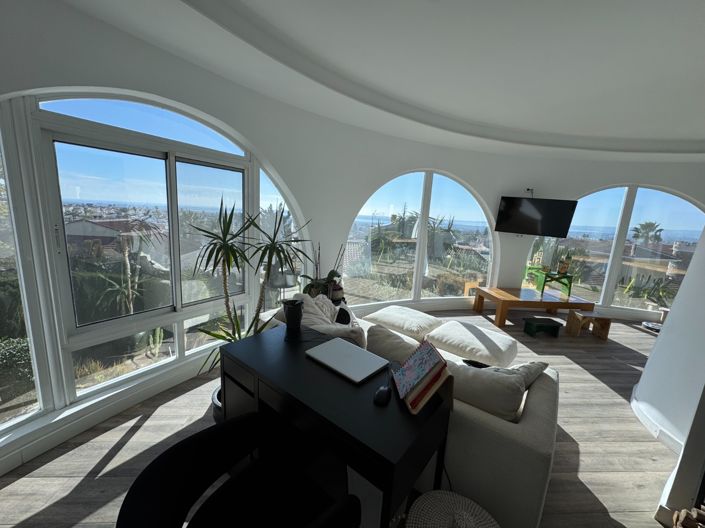 Image No.2-5 Bed Villa for sale