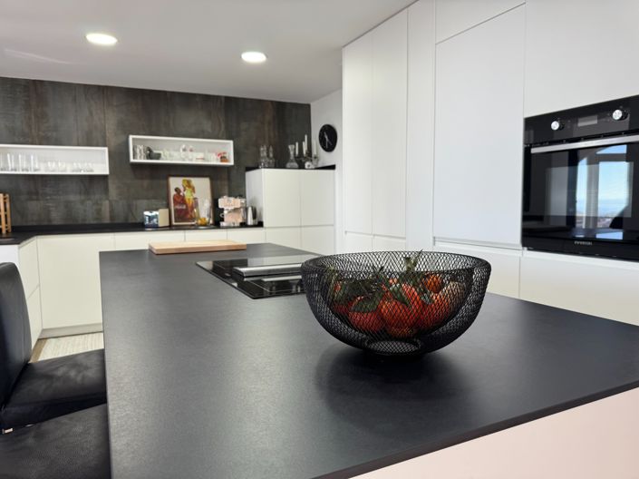 Image No.30-5 Bed Villa for sale