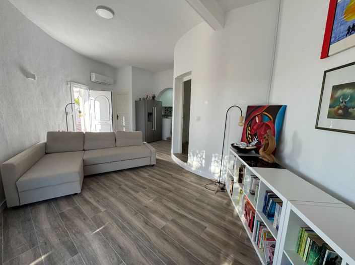 Image No.6-5 Bed Villa for sale