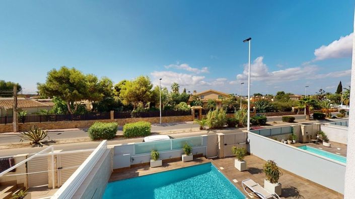 Image No.3-Villa de 4 chambres à vendre à Torrevieja