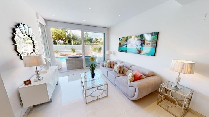 Image No.7-4 Bed Villa for sale