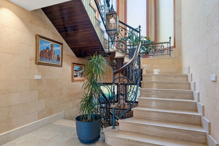 Image No.35-5 Bed Villa for sale