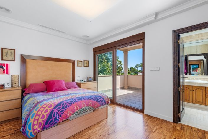 Image No.41-5 Bed Villa for sale