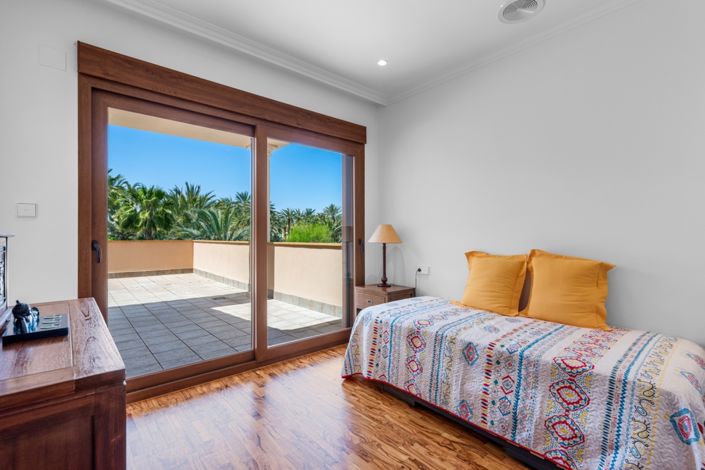 Image No.48-5 Bed Villa for sale