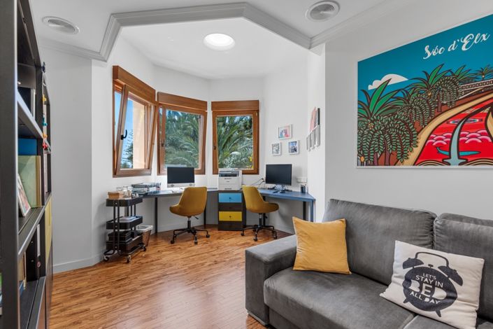 Image No.50-5 Bed Villa for sale