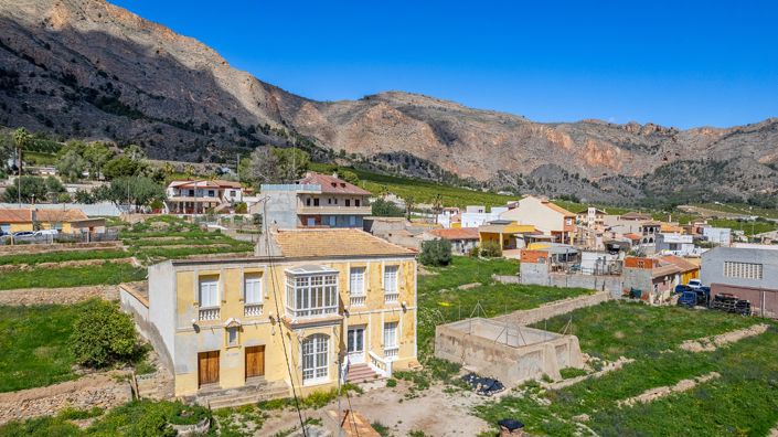 Image No.9-7 Bed Country Property for sale