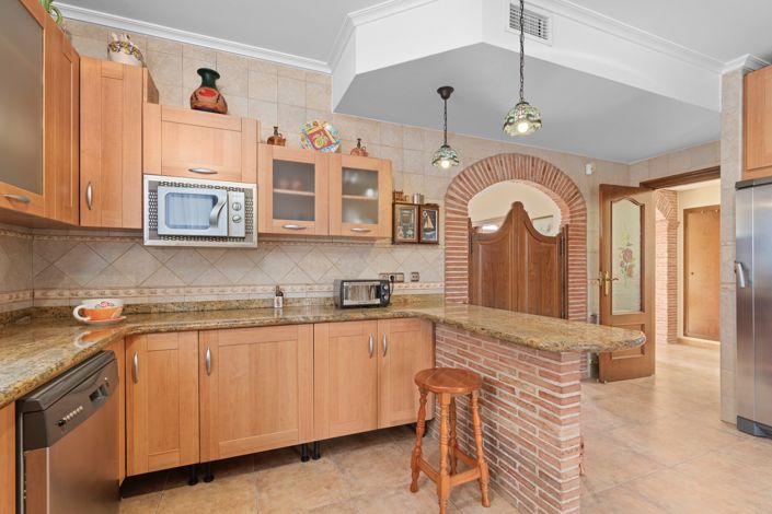 Image No.12-3 Bed Country Property for sale