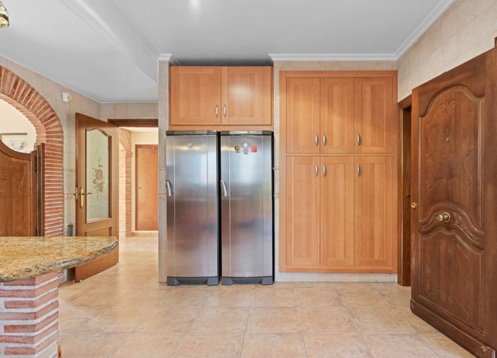 Image No.14-3 Bed Country Property for sale