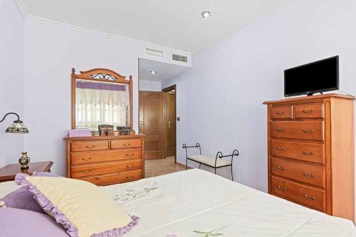 Image No.20-3 Bed Country Property for sale