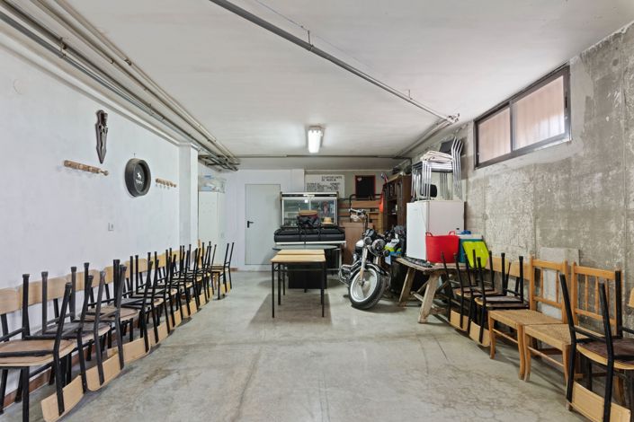 Image No.28-3 Bed Country Property for sale