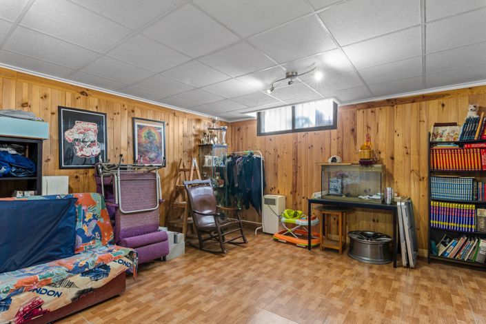 Image No.32-3 Bed Country Property for sale