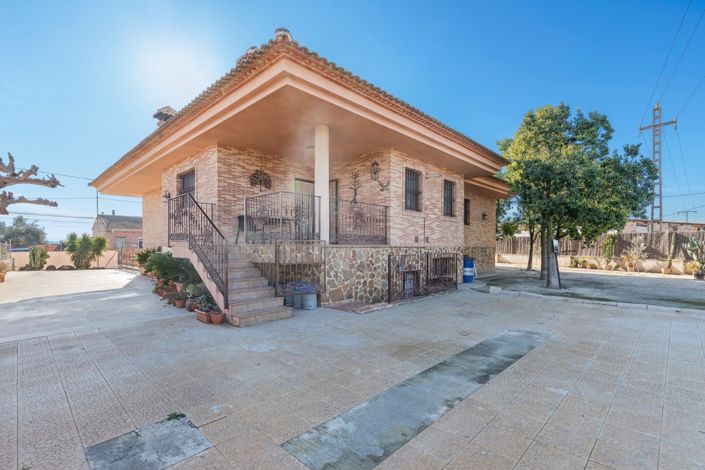 Image No.40-3 Bed Country Property for sale