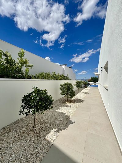 Image No.10-3 Bed Villa for sale