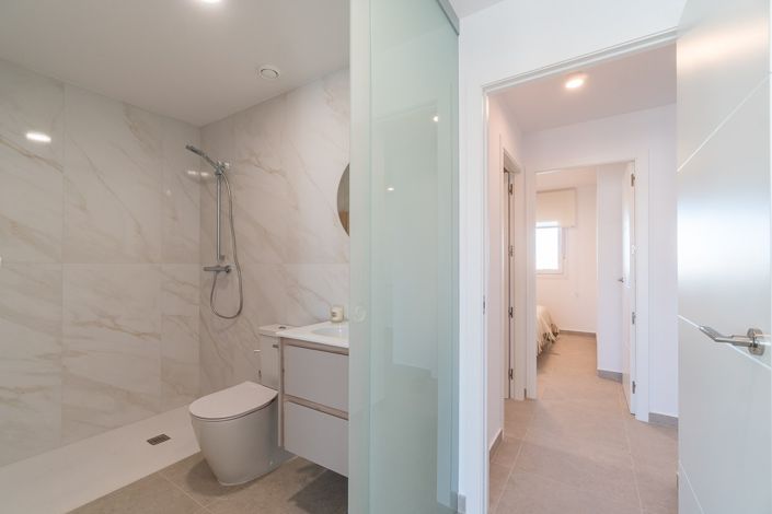 Image No.31-2 Bed Apartment for sale