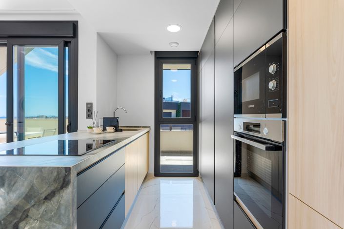 Image No.10-3 Bed Apartment for sale