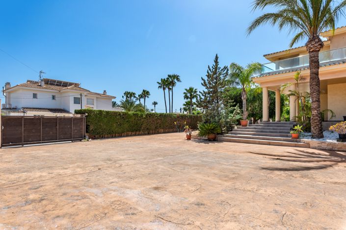 Image No.10-5 Bed Villa for sale