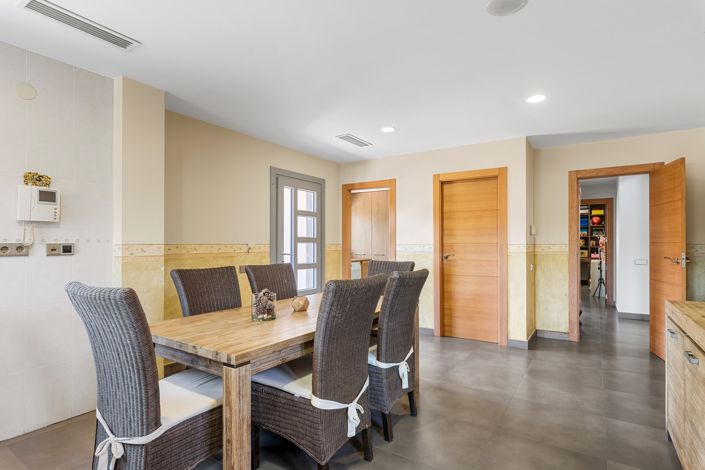 Image No.20-5 Bed Villa for sale