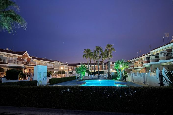 Image No.38-3 Bed Townhouse for sale