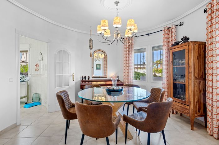 Image No.12-5 Bed Villa for sale