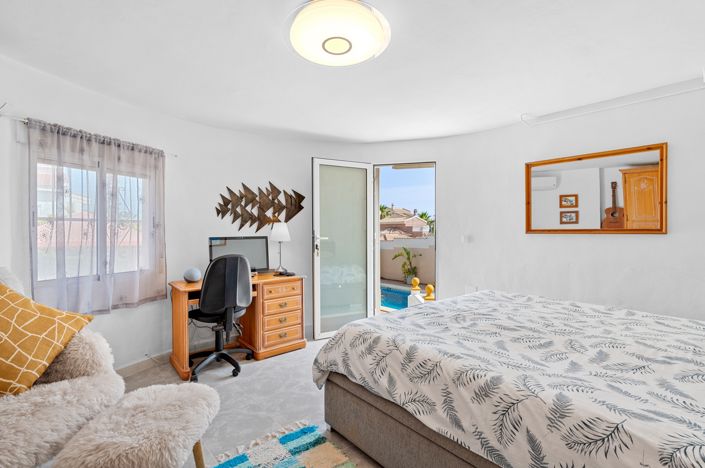 Image No.18-5 Bed Villa for sale