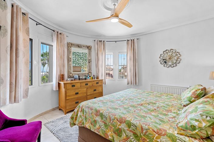 Image No.30-5 Bed Villa for sale