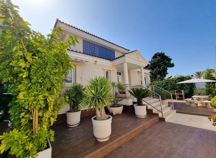 Image No.20-5 Bed Villa for sale