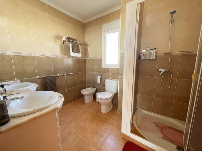 Image No.19-5 Bed Villa for sale