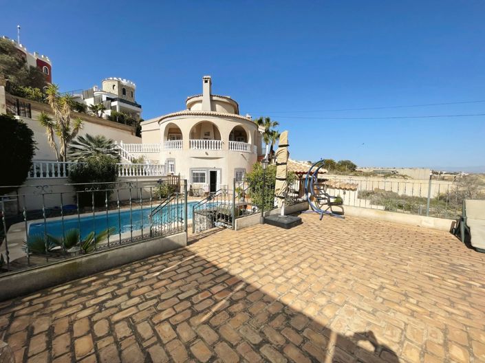 Image No.2-Villa de 5 chambres à vendre à Ciudad Quesada