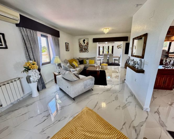 Image No.3-5 Bed Villa for sale