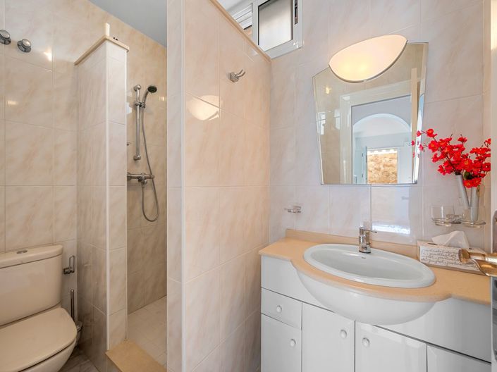 Image No.38-5 Bed Villa for sale