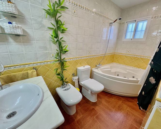 Image No.13-3 Bed Country Property for sale